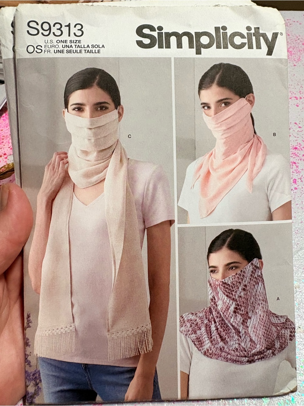 BN UNCUT SIMPLICITY 9313 OS SEWING PATTERNS SCARF FACE COVERINGS MASKS
